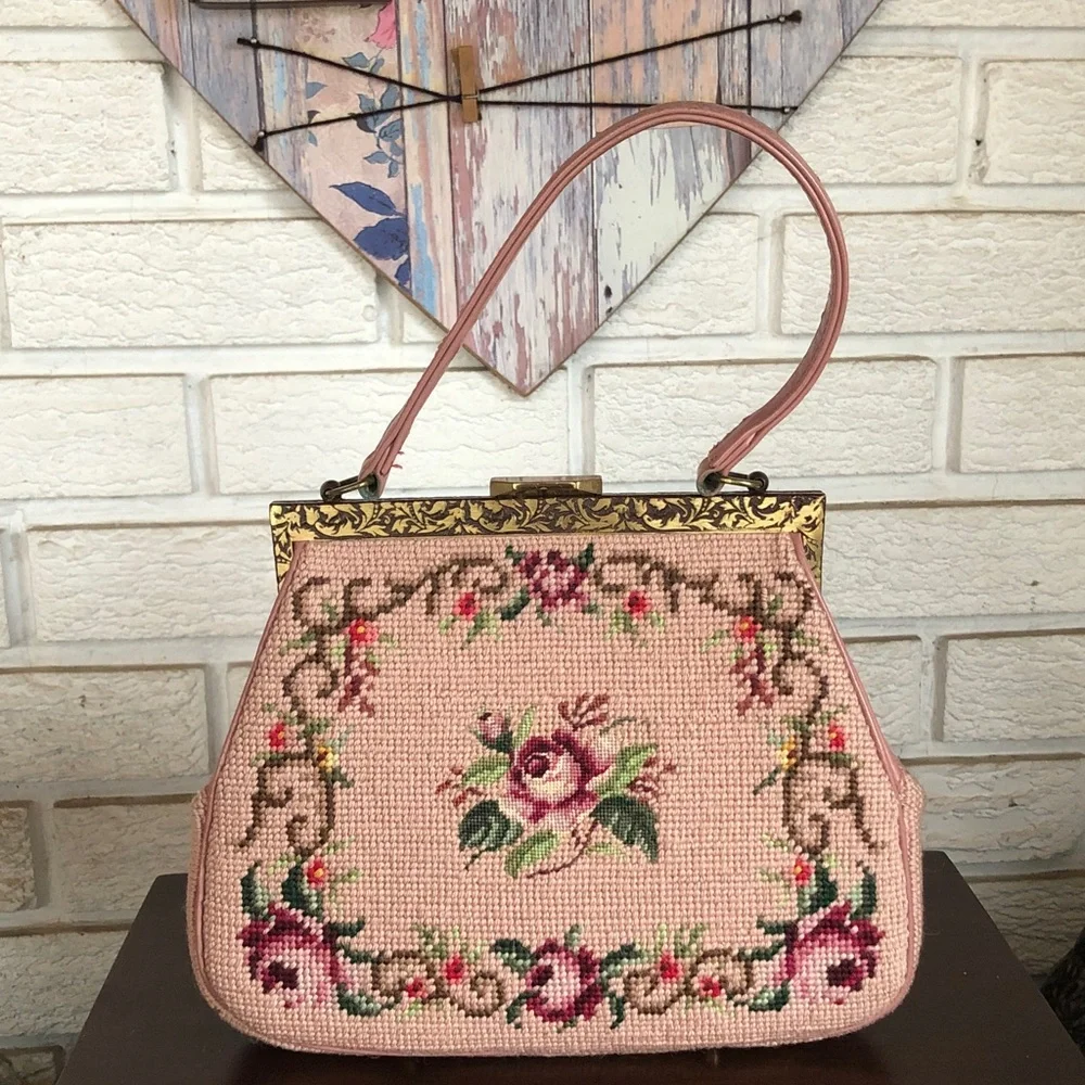 Spectacular 1950s dusty rose floral needlepoint handbag - Picture 2 of 11